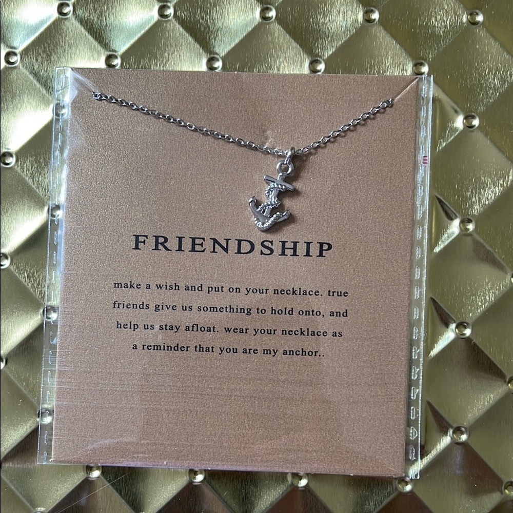Chic Silver Anchor Necklace